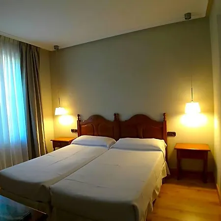 Hotel Picos De Europa 3*